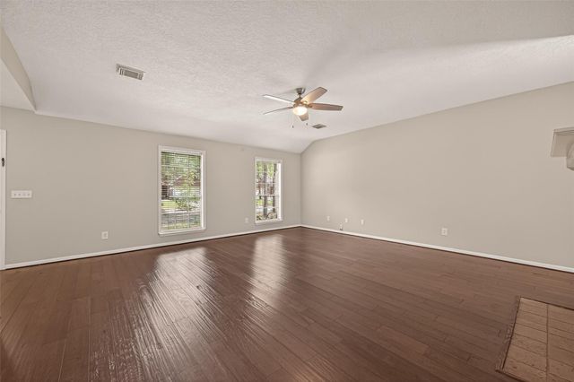 27 Lush Meadow Place, The Woodlands, TX 77381