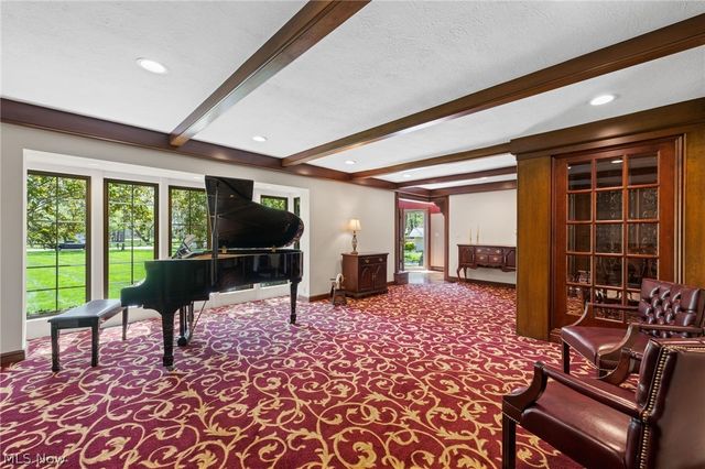 6736 Big Creek Parkway, Middleburg Heights, OH 44130