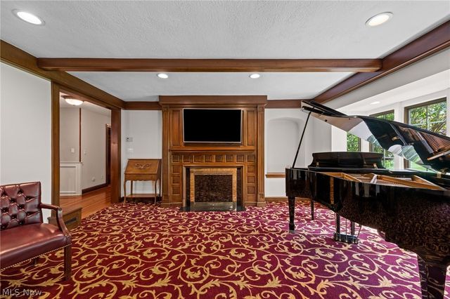 6736 Big Creek Parkway, Middleburg Heights, OH 44130