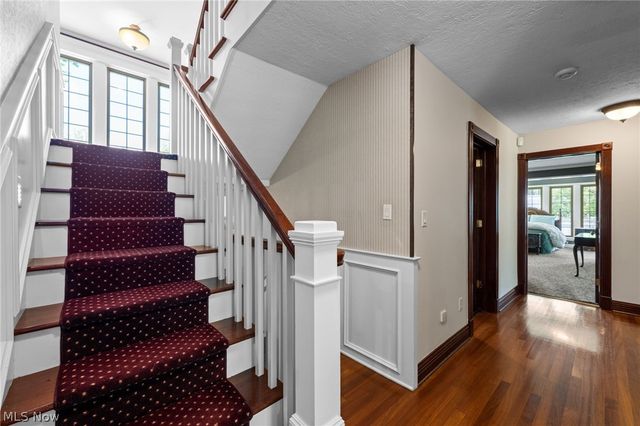 6736 Big Creek Parkway, Middleburg Heights, OH 44130