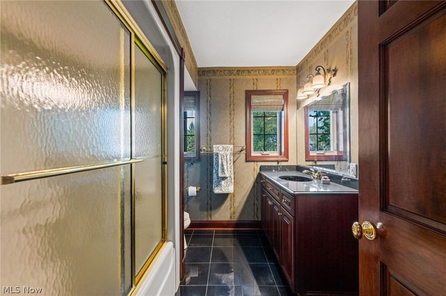 6736 Big Creek Parkway, Middleburg Heights, OH 44130