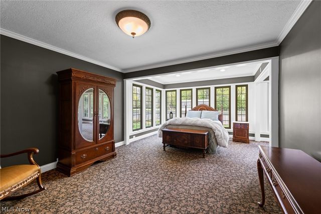 6736 Big Creek Parkway, Middleburg Heights, OH 44130