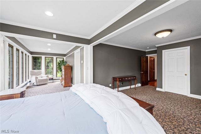 6736 Big Creek Parkway, Middleburg Heights, OH 44130