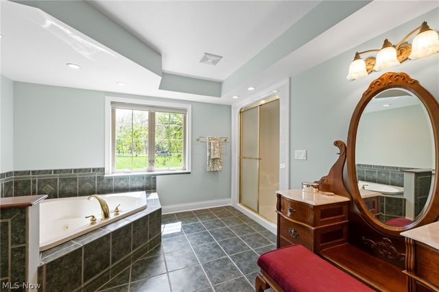 6736 Big Creek Parkway, Middleburg Heights, OH 44130