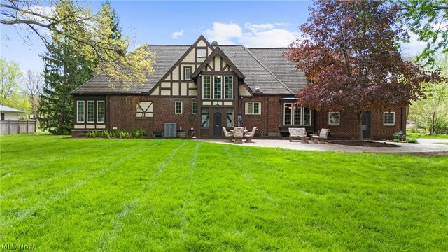 6736 Big Creek Parkway, Middleburg Heights, OH 44130