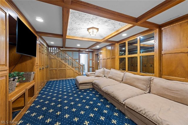 6736 Big Creek Parkway, Middleburg Heights, OH 44130