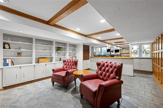 6736 Big Creek Parkway, Middleburg Heights, OH 44130