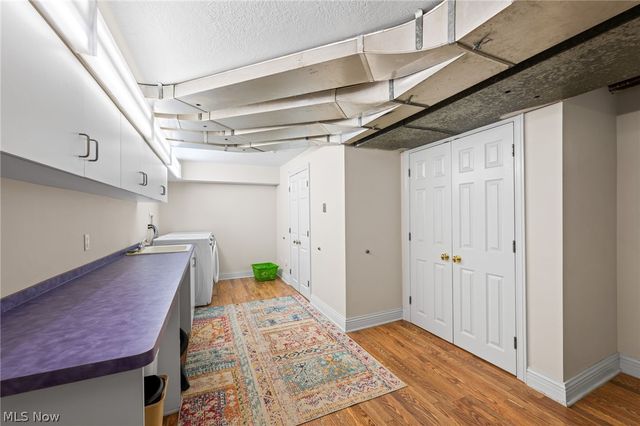 6736 Big Creek Parkway, Middleburg Heights, OH 44130