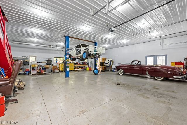 6736 Big Creek Parkway, Middleburg Heights, OH 44130