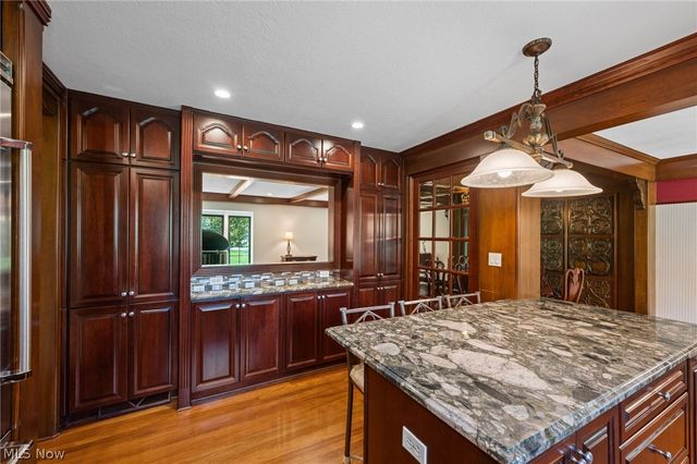 6736 Big Creek Parkway, Middleburg Heights, OH 44130