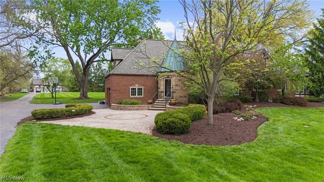 6736 Big Creek Parkway, Middleburg Heights, OH 44130