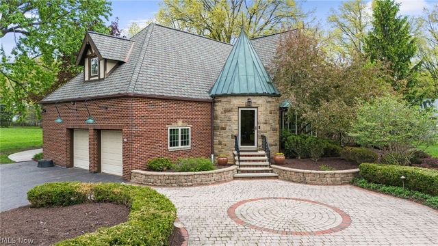 6736 Big Creek Parkway, Middleburg Heights, OH 44130