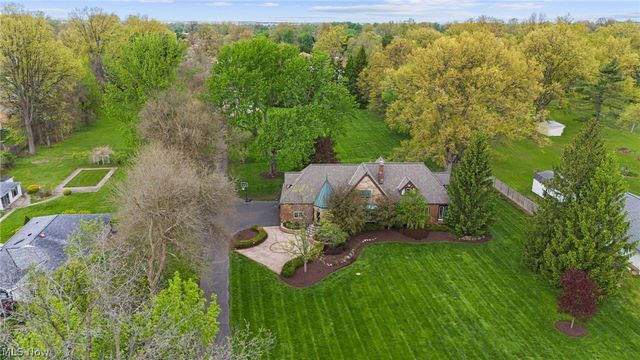 6736 Big Creek Parkway, Middleburg Heights, OH 44130