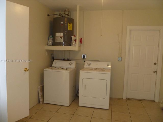 6580 Grant St, Hollywood, FL 33024