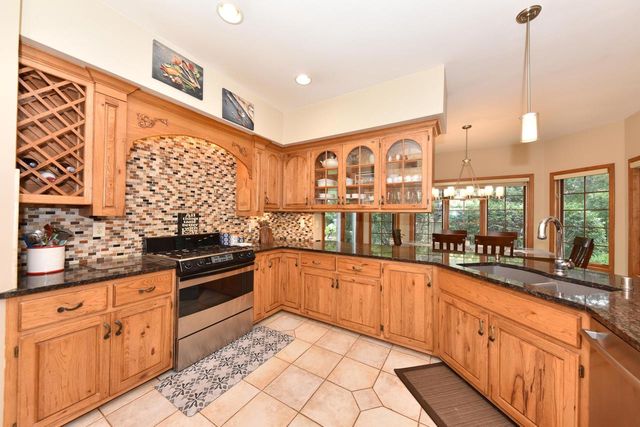 W71N428 Mulberry AVENUE, Cedarburg, WI 53012