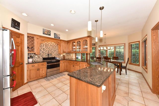 W71N428 Mulberry AVENUE, Cedarburg, WI 53012
