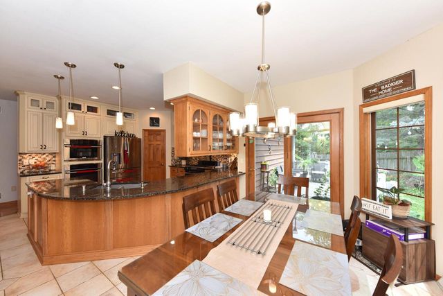 W71N428 Mulberry AVENUE, Cedarburg, WI 53012
