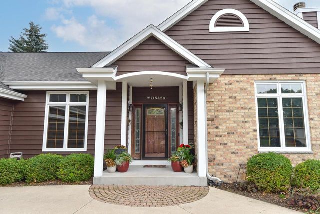 W71N428 Mulberry AVENUE, Cedarburg, WI 53012