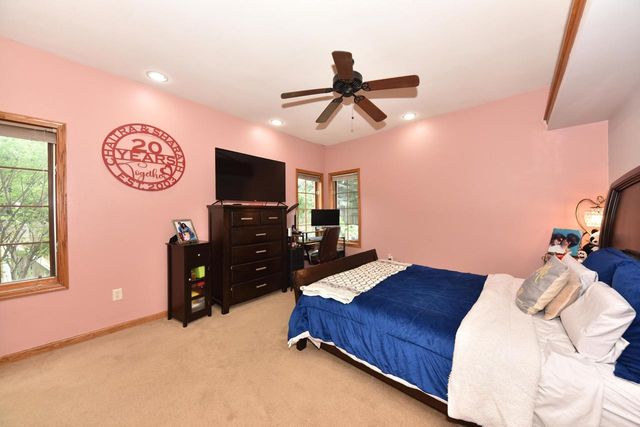 W71N428 Mulberry AVENUE, Cedarburg, WI 53012