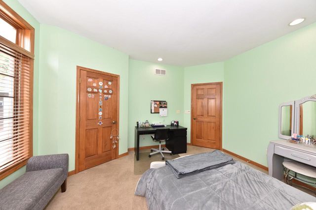 W71N428 Mulberry AVENUE, Cedarburg, WI 53012