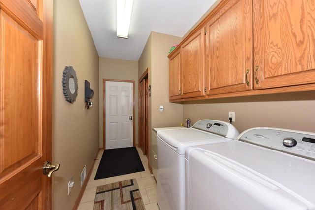 W71N428 Mulberry AVENUE, Cedarburg, WI 53012