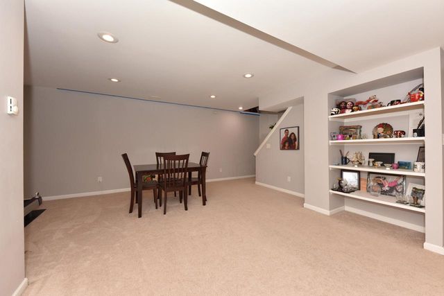 W71N428 Mulberry AVENUE, Cedarburg, WI 53012