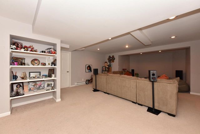 W71N428 Mulberry AVENUE, Cedarburg, WI 53012