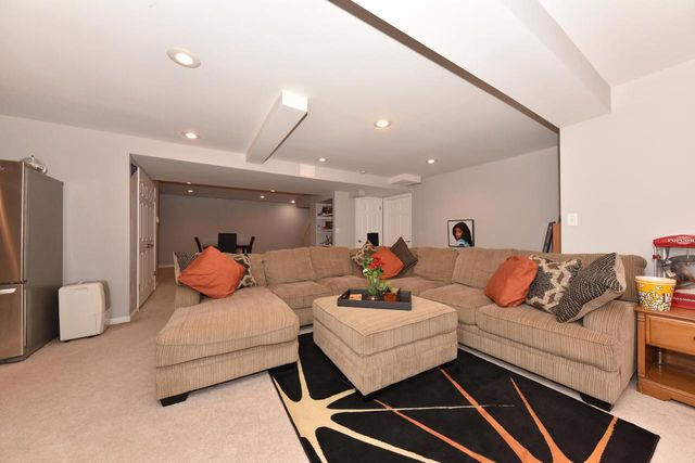 W71N428 Mulberry AVENUE, Cedarburg, WI 53012