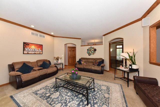 W71N428 Mulberry AVENUE, Cedarburg, WI 53012