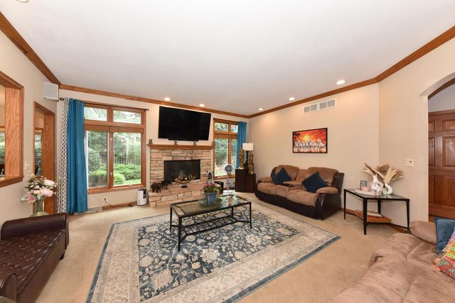 W71N428 Mulberry AVENUE, Cedarburg, WI 53012