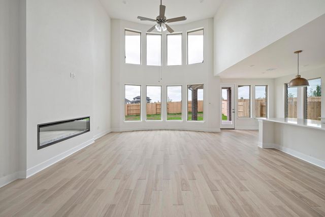 132 Cloverton CRES, Hutto, TX 78634