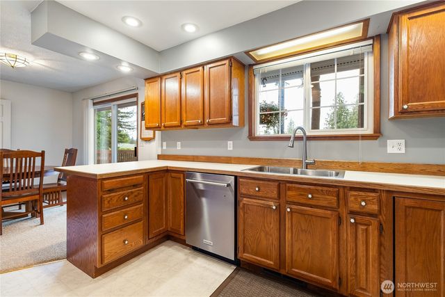 3811 Lakeway Drive, Bellingham, WA 98229