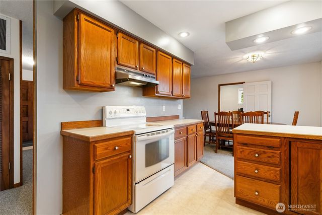 3811 Lakeway Drive, Bellingham, WA 98229