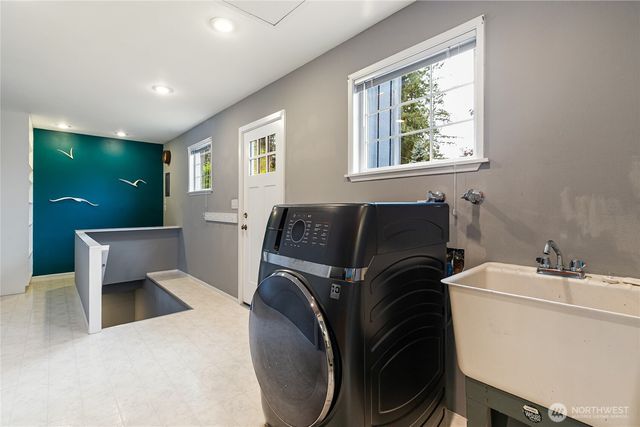 3811 Lakeway Drive, Bellingham, WA 98229