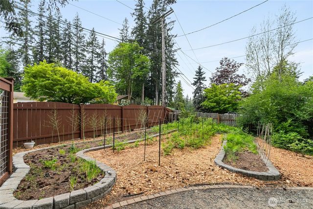 3811 Lakeway Drive, Bellingham, WA 98229