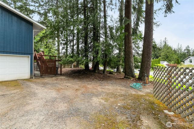 3811 Lakeway Drive, Bellingham, WA 98229