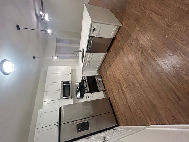 1439 E 66th Place 2W, Chicago, IL 60637