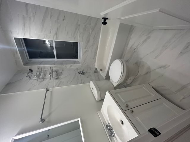 1439 E 66th Place 2W, Chicago, IL 60637