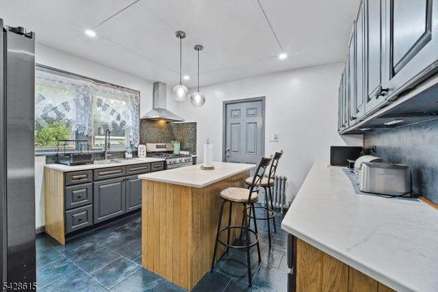 257 Brighton Ave, East Orange City, NJ 07017