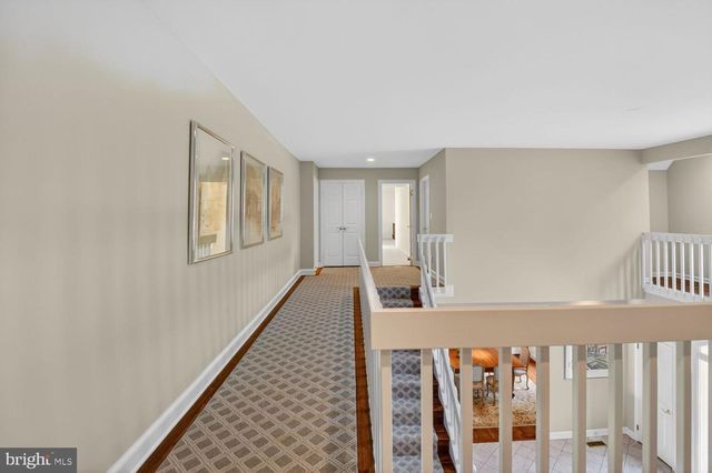 8601 SPLIT OAK CIR, Bethesda, MD 20817