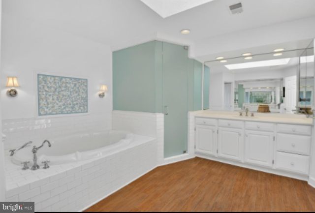 8601 SPLIT OAK CIR, Bethesda, MD 20817