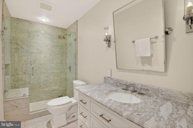8601 SPLIT OAK CIR, Bethesda, MD 20817