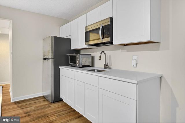 8601 SPLIT OAK CIR, Bethesda, MD 20817