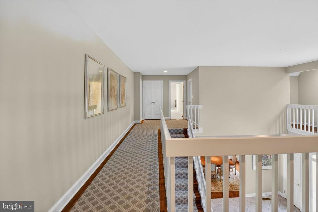 Image 23 of property listing at 8601 SPLIT OAK CIR, Bethesda, MD 20817