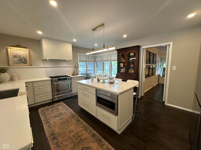 6976 Washington Boulevard, Indianapolis, IN 46220