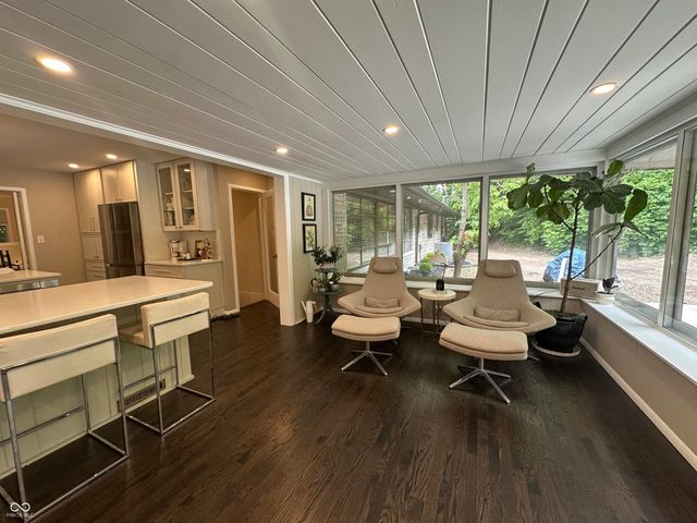 6976 Washington Boulevard, Indianapolis, IN 46220