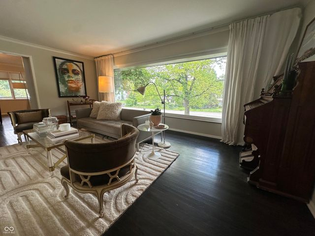 6976 Washington Boulevard, Indianapolis, IN 46220