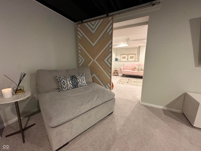6976 Washington Boulevard, Indianapolis, IN 46220