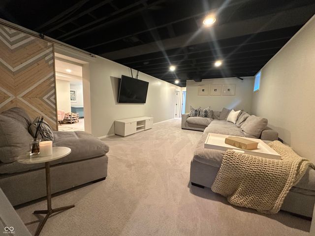 6976 Washington Boulevard, Indianapolis, IN 46220