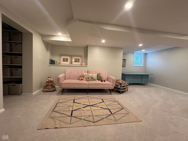 6976 Washington Boulevard, Indianapolis, IN 46220